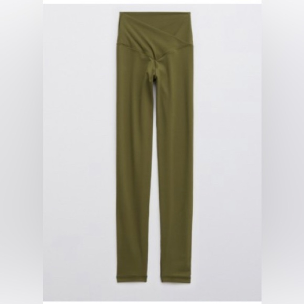 OFFLINE By Aerie Real Me High Waisted Crossover Legging

Color: Granola Groove